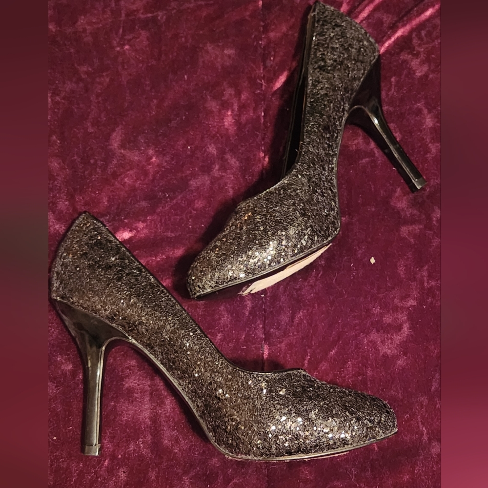 Nina New York black sparkly women's heels.. size 61/2.